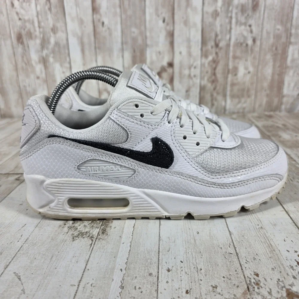 Nike Air Max 90 White Metallic Silver Black Snakeskin DZ5212-100 Womens 9